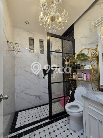Dijual Rumah Mewah Exclusive di Cipayung, Jakarta Timur Dijual Rumah Mewah Exclusive di Cipayung, Jakarta Timur