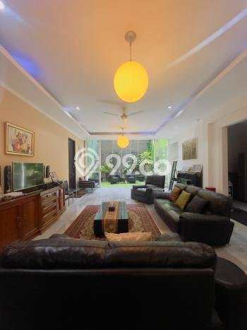 Rumah Elit Modern Tanpa Renovasi di Senopati Jakarta Selatan Rumah Elit Modern Tanpa Renovasi di Senopati Jakarta Selatan