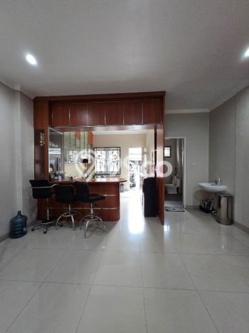 For Sale! Premium House LT 204m2 Desain Elegan di Cipinang For Sale! Premium House LT 204m2 Desain Elegan di Cipinang