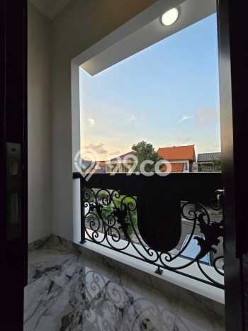 Jual Rumah Mewah Elegan Dengan View Cantik di Pondok Bambu, Jakarta Timur Jual Rumah Mewah Elegan Dengan View Cantik di Pondok Bambu, Jakarta Timur