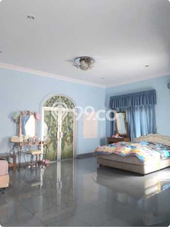Rumah Luxury Modern Tanpa Renovasi di Moch Toha Bandung Rumah Luxury Modern Tanpa Renovasi di Moch Toha Bandung