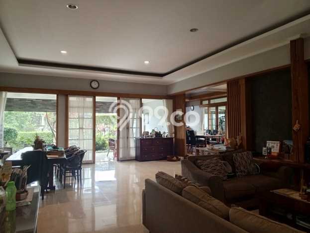 Rumah Mewah LB 800m2 Siap Pakai Desain Elegan di ciumbuleuit, Bandung Rumah Mewah LB 800m2 Siap Pakai Desain Elegan di ciumbuleuit, Bandung