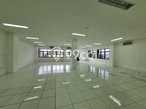 Disewakan Kantor di Lengkong Bandung LT 328m2, LB 1082m2 Disewakan Kantor di Lengkong Bandung LT 328m2, LB 1082m2