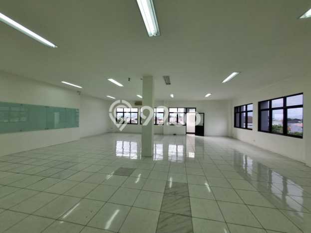 Disewakan Kantor di Lengkong Bandung LT 328m2, LB 1082m2 Disewakan Kantor di Lengkong Bandung LT 328m2, LB 1082m2