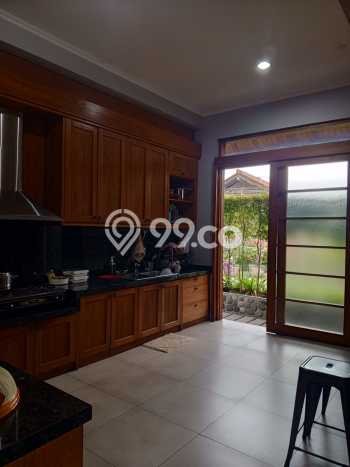 Rumah Mewah LB 800m2 Siap Pakai Desain Elegan di ciumbuleuit, Bandung Rumah Mewah LB 800m2 Siap Pakai Desain Elegan di ciumbuleuit, Bandung