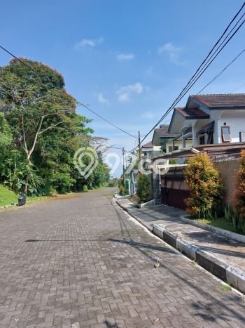 Rumah Luxury Modern Tanpa Renovasi di Setiabudi Bandung Rumah Luxury Modern Tanpa Renovasi di Setiabudi Bandung