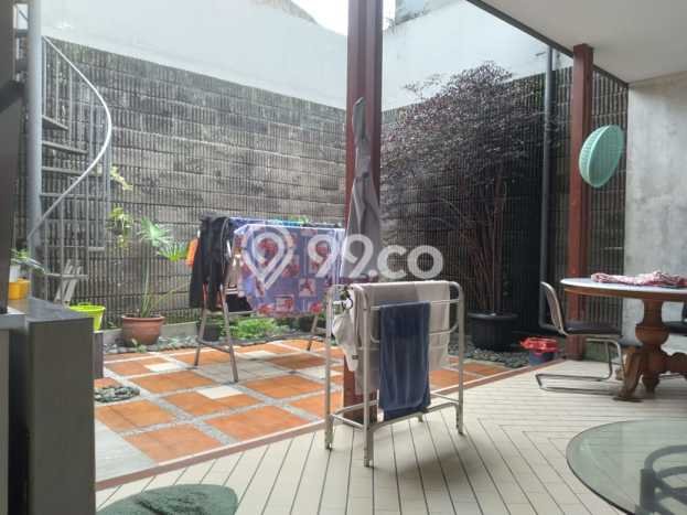 For Sale! Premium House LT 180m2 Desain Modern di Buah Batu For Sale! Premium House LT 180m2 Desain Modern di Buah Batu