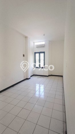 Ruko disewakan lokasi strategis Regol Bandung 230m2 Ruko disewakan lokasi strategis Regol Bandung 230m2