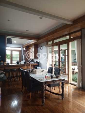 Rumah Mewah LB 800m2 Siap Pakai Desain Elegan di ciumbuleuit, Bandung Rumah Mewah LB 800m2 Siap Pakai Desain Elegan di ciumbuleuit, Bandung