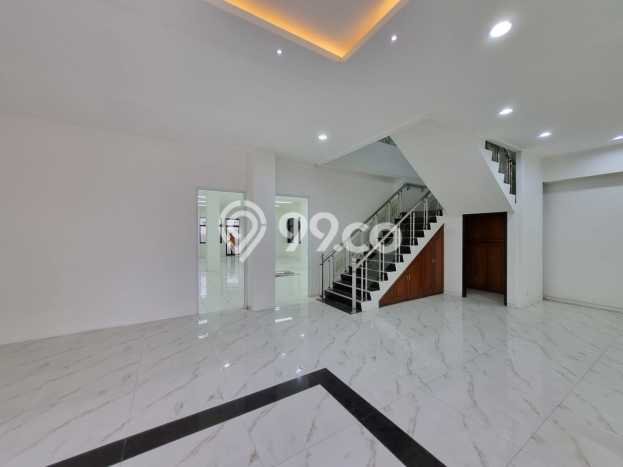 Disewakan Kantor di Lengkong Bandung LT 328m2, LB 1082m2 Disewakan Kantor di Lengkong Bandung LT 328m2, LB 1082m2