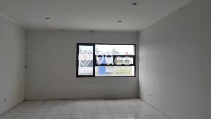 Ruko Dijual di Andir Bandung dengan Luas Bangunan 150m2 Ruko Dijual di Andir Bandung dengan Luas Bangunan 150m2