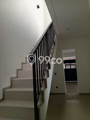 Rumah Elit Modern Tanpa Renovasi di Kota Baru Parahyangan Bandung Rumah Elit Modern Tanpa Renovasi di Kota Baru Parahyangan Bandung