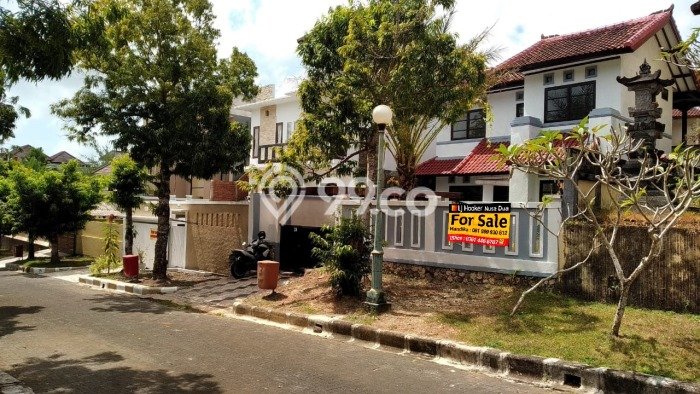 Rumah Berkualitas di Goa Gong, Badung, LT 165m² LB 100m² - HARGA NEGO! Rumah Berkualitas di Goa Gong, Badung, LT 165m² LB 100m² - HARGA NEGO!