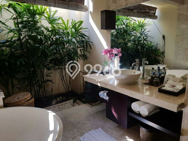 Rumah LT 225m² / LB 300m² Fasilitas Kolam Renang di Ungasan, Badung Rumah LT 225m² / LB 300m² Fasilitas Kolam Renang di Ungasan, Badung