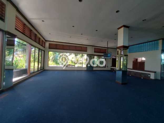 Rumah Asri area Nusa Dua, 7 KT, Lingkungan Strategis, LT 1249m² Bangunan 1338m² Rumah Asri area Nusa Dua, 7 KT, Lingkungan Strategis, LT 1249m² Bangunan 1338m²