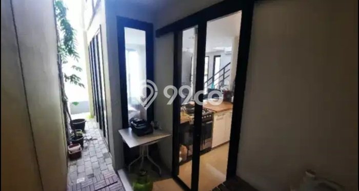 For Sale Rumah 3 Kamar Lokasi Ideal Bagus dan Strategis di Kelapa Dua For Sale Rumah 3 Kamar Lokasi Ideal Bagus dan Strategis di Kelapa Dua