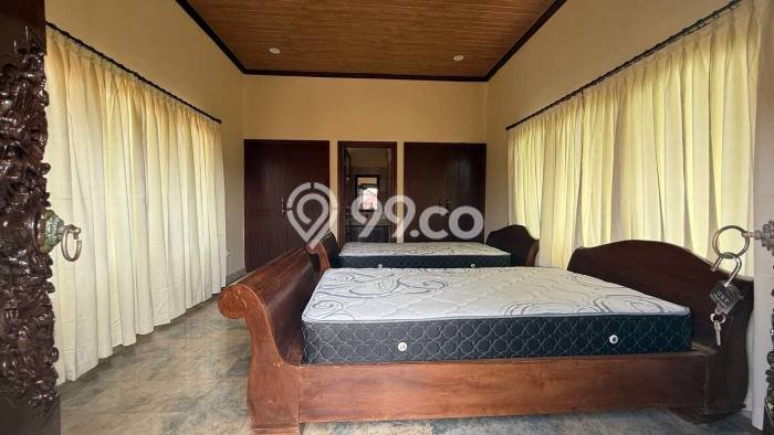 Peluang Investasi! Vila Kawasan , Dimensi 300m2m², Area Strategis dengan potensi meningkat Peluang Investasi! Vila Kawasan , Dimensi 300m2m², Area Strategis dengan potensi meningkat