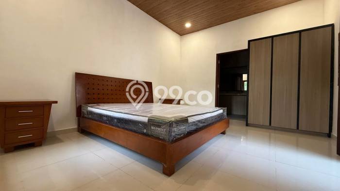 Peluang Investasi! Vila Kawasan , Dimensi 300m2m², Area Strategis dengan potensi meningkat Peluang Investasi! Vila Kawasan , Dimensi 300m2m², Area Strategis dengan potensi meningkat