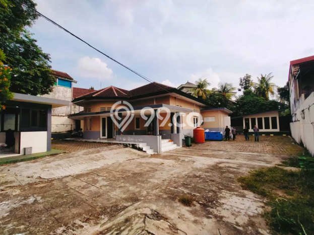 Lokasi strategis! Rumah siap pakai dikontrakkan di Bukit Kecil LB 600m2 Lokasi strategis! Rumah siap pakai dikontrakkan di Bukit Kecil LB 600m2