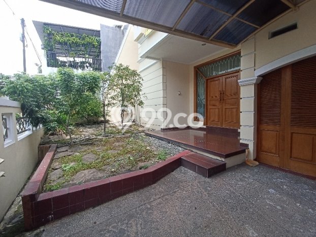 Ready to Use! Premium House LT 240m2 Desain Modern di Pondok Indah Ready to Use! Premium House LT 240m2 Desain Modern di Pondok Indah