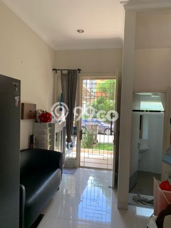 Rumah Luas Asri 4 KT Siap Pakai di Gading Serpong Tangerang Rumah Luas Asri 4 KT Siap Pakai di Gading Serpong Tangerang