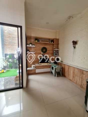 Rumah lokasi Gading Serpong, Tangerang, Luas 126m2m² LB 200m2m² Rumah lokasi Gading Serpong, Tangerang, Luas 126m2m² LB 200m2m²