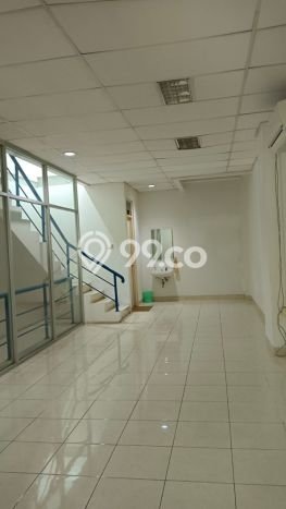 Ruko di , Luas 247m2m², Posisi Jalan Utama Ruko di , Luas 247m2m², Posisi Jalan Utama