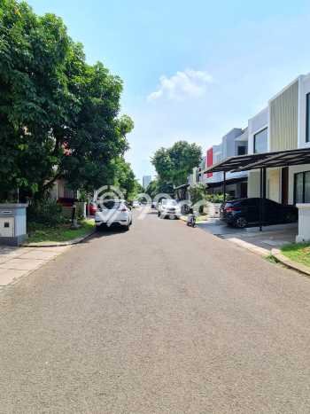 Rumah lokasi Gading Serpong, Tangerang, Luas 126m2m² LB 200m2m² Rumah lokasi Gading Serpong, Tangerang, Luas 126m2m² LB 200m2m²
