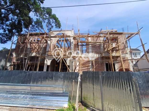 For Sale! Premium House LT 673m2 Desain Modern di Jati Padang For Sale! Premium House LT 673m2 Desain Modern di Jati Padang