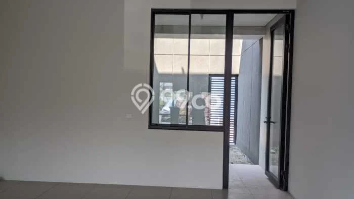 Ruko untuk Disewa di Pusat Bandung Luas Bangunan 139m2 Ruko untuk Disewa di Pusat Bandung Luas Bangunan 139m2