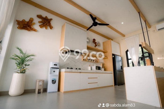 Vila Tenang di , Ukuran 300m2m², Pemandangan Menarik sekitar Vila Tenang di , Ukuran 300m2m², Pemandangan Menarik sekitar