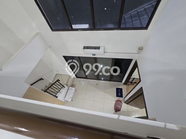 Ready to Use! Luxury House LT 120m2 Desain Elegan di BSD City Ready to Use! Luxury House LT 120m2 Desain Elegan di BSD City