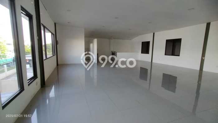 Area Ramai! Gudang Dijual di Lippo Cikarang untuk Bisnis Luas Bangunan 1174m2 Area Ramai! Gudang Dijual di Lippo Cikarang untuk Bisnis Luas Bangunan 1174m2