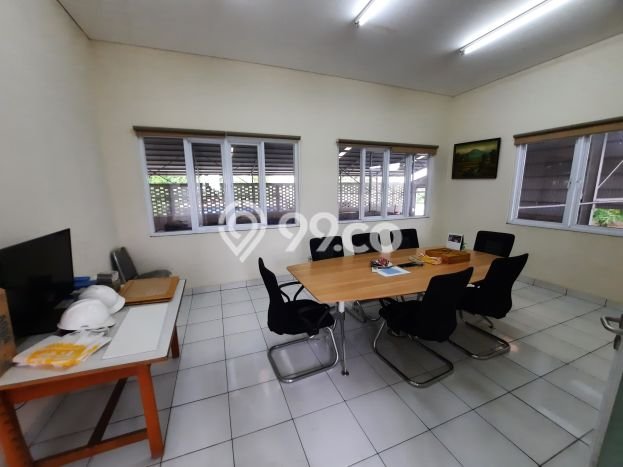 Pabrik Disewa di Bekasi dengan LB 3665m2 Area Komersial Ramai Pabrik Disewa di Bekasi dengan LB 3665m2 Area Komersial Ramai