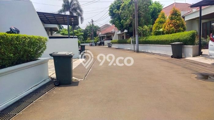 Ready to Use! Luxury House LT 742m2 Desain Elegan di Cipete Ready to Use! Luxury House LT 742m2 Desain Elegan di Cipete
