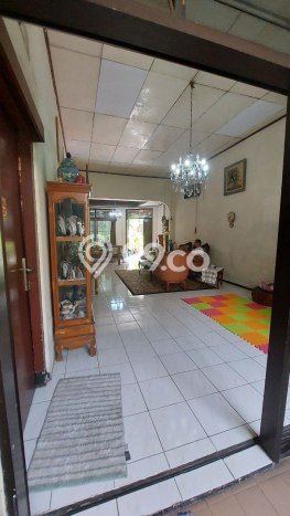 Ready to Use! Premium House LT 453m2 Desain Elegan di Pejompongan Ready to Use! Premium House LT 453m2 Desain Elegan di Pejompongan