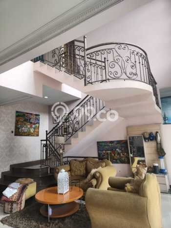 Hunian Elit LB 460m2 Siap Huni Desain Elegan di Cibubur, Jakarta Timur Hunian Elit LB 460m2 Siap Huni Desain Elegan di Cibubur, Jakarta Timur