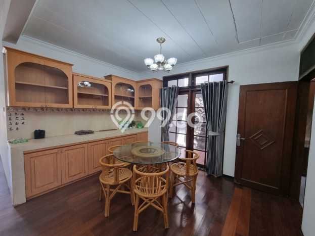 Rumah Siap Disurvey di , Surabaya, LT 300m2m² Bangunan 240m2m² Rumah Siap Disurvey di , Surabaya, LT 300m2m² Bangunan 240m2m²