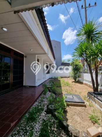Rumah Siap Disurvey di , Surabaya, LT 300m2m² Bangunan 240m2m² Rumah Siap Disurvey di , Surabaya, LT 300m2m² Bangunan 240m2m²