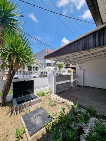 Rumah Siap Disurvey di , Surabaya, LT 300m2m² Bangunan 240m2m² Rumah Siap Disurvey di , Surabaya, LT 300m2m² Bangunan 240m2m²