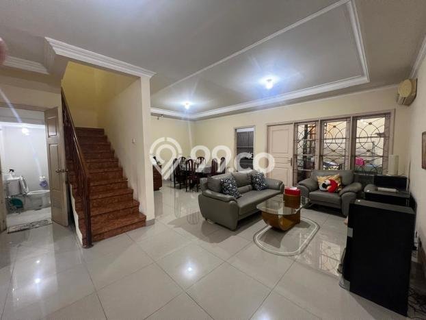 Rumah Luas Asri 3 KT Siap Huni di Raffles Hills Jakarta Timur Rumah Luas Asri 3 KT Siap Huni di Raffles Hills Jakarta Timur