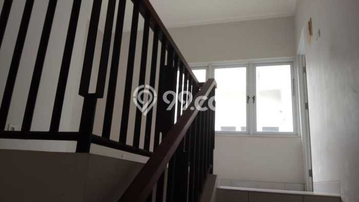 NEW LISTING! Rumah Strategis di Kota Wisata, LT 136m² LB 131m² NEW LISTING! Rumah Strategis di Kota Wisata, LT 136m² LB 131m²