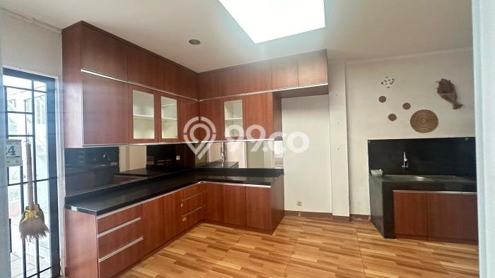 Rumah Elit Modern Tanpa Renovasi di Kota Wisata Bogor Rumah Elit Modern Tanpa Renovasi di Kota Wisata Bogor
