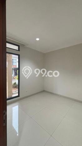 Ready to Use! Luxury House LT 240m2 Desain Elegan di Kota Wisata Ready to Use! Luxury House LT 240m2 Desain Elegan di Kota Wisata