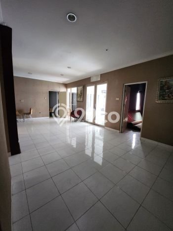 Rumah Elit LB 180m2 Siap Pakai Desain Elegan di Kota Wisata, Bogor Rumah Elit LB 180m2 Siap Pakai Desain Elegan di Kota Wisata, Bogor