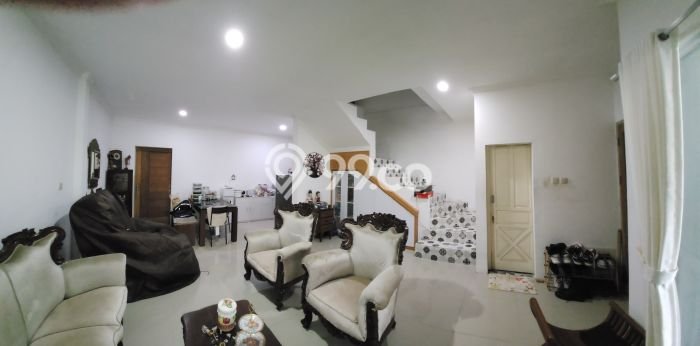 Dijual Hunian Rumah Terawat 3 KT di Pondok Kelapa, Jakarta Timur Dijual Hunian Rumah Terawat 3 KT di Pondok Kelapa, Jakarta Timur