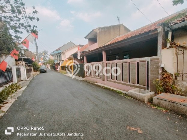 Rumah Strategis di Buah Batu, Bandung, Luas 110m² Bangunan 120m² - HARGA NEGO! Rumah Strategis di Buah Batu, Bandung, Luas 110m² Bangunan 120m² - HARGA NEGO!