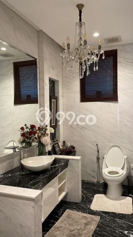 Rumah Eksklusif Siap Huni LT 500m2 di Kebayoran Baru, Jakarta Selatan Rumah Eksklusif Siap Huni LT 500m2 di Kebayoran Baru, Jakarta Selatan