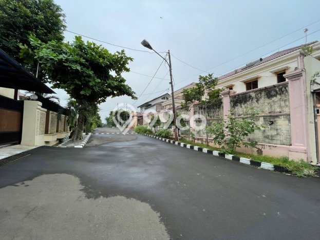 Hunian Mewah Dijual LT 1125m2 di Cinere, Depok Hunian Mewah Dijual LT 1125m2 di Cinere, Depok