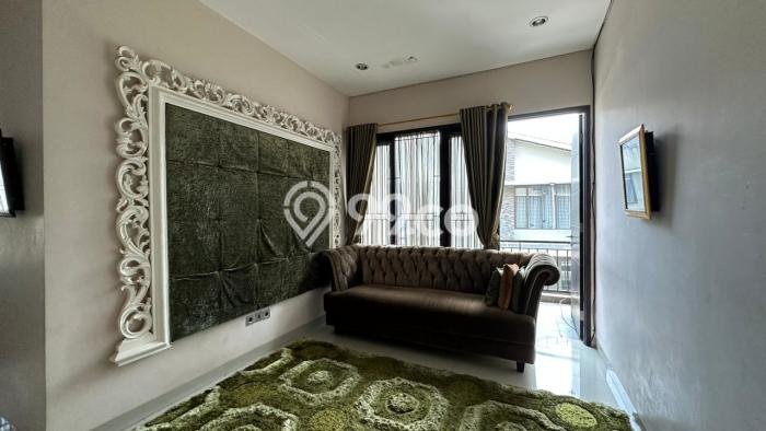 Rumah Elit Modern Tanpa Renovasi di Condet Jakarta Timur Rumah Elit Modern Tanpa Renovasi di Condet Jakarta Timur